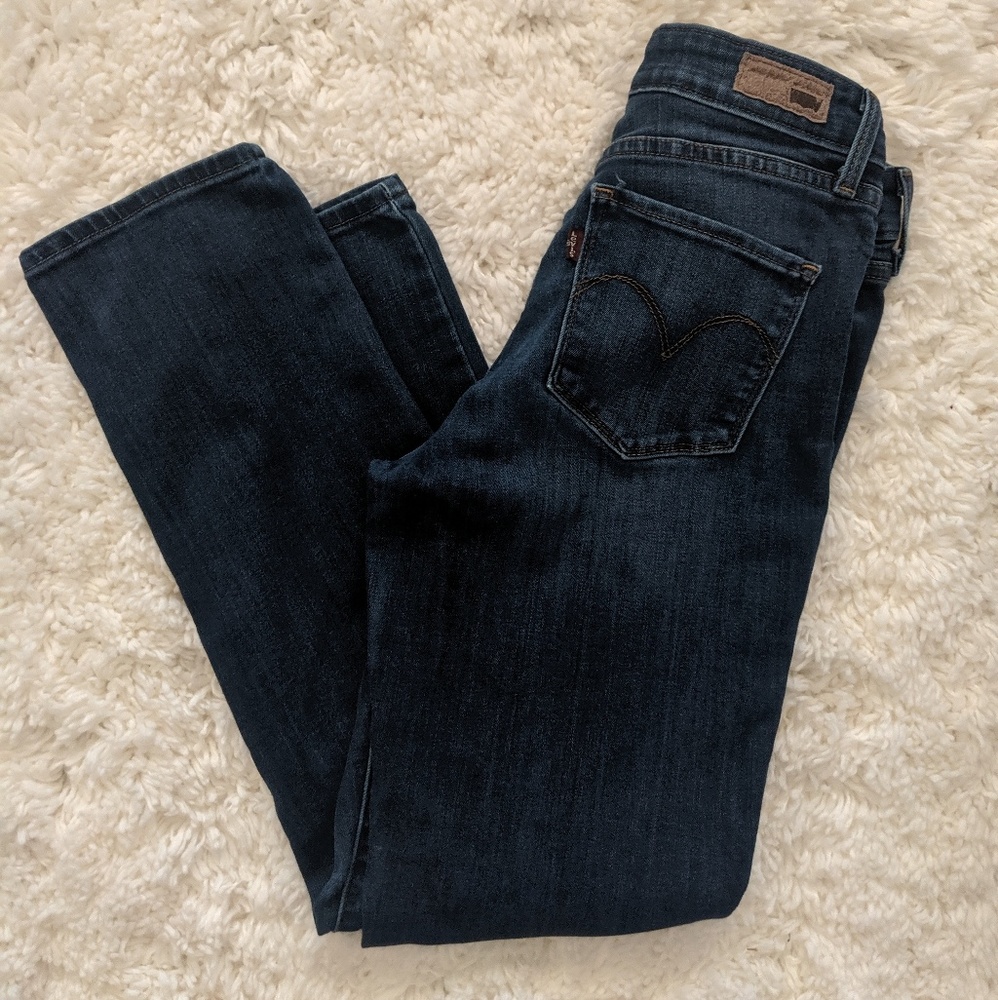 Levis Demi Curve Jeans